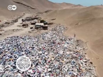 Ropa basura en Desierto de Atacama