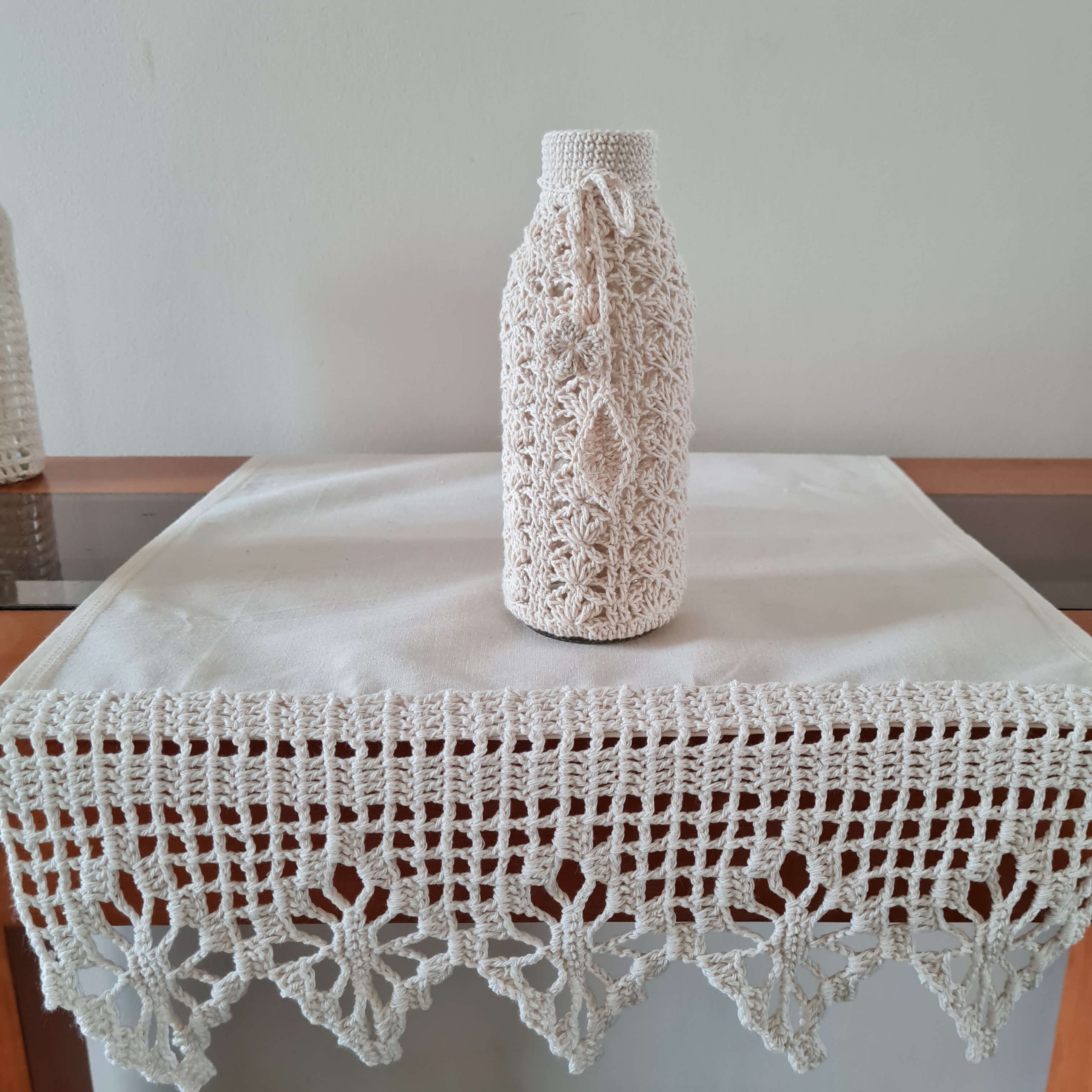 Botella decorada con tejido a crochet 2