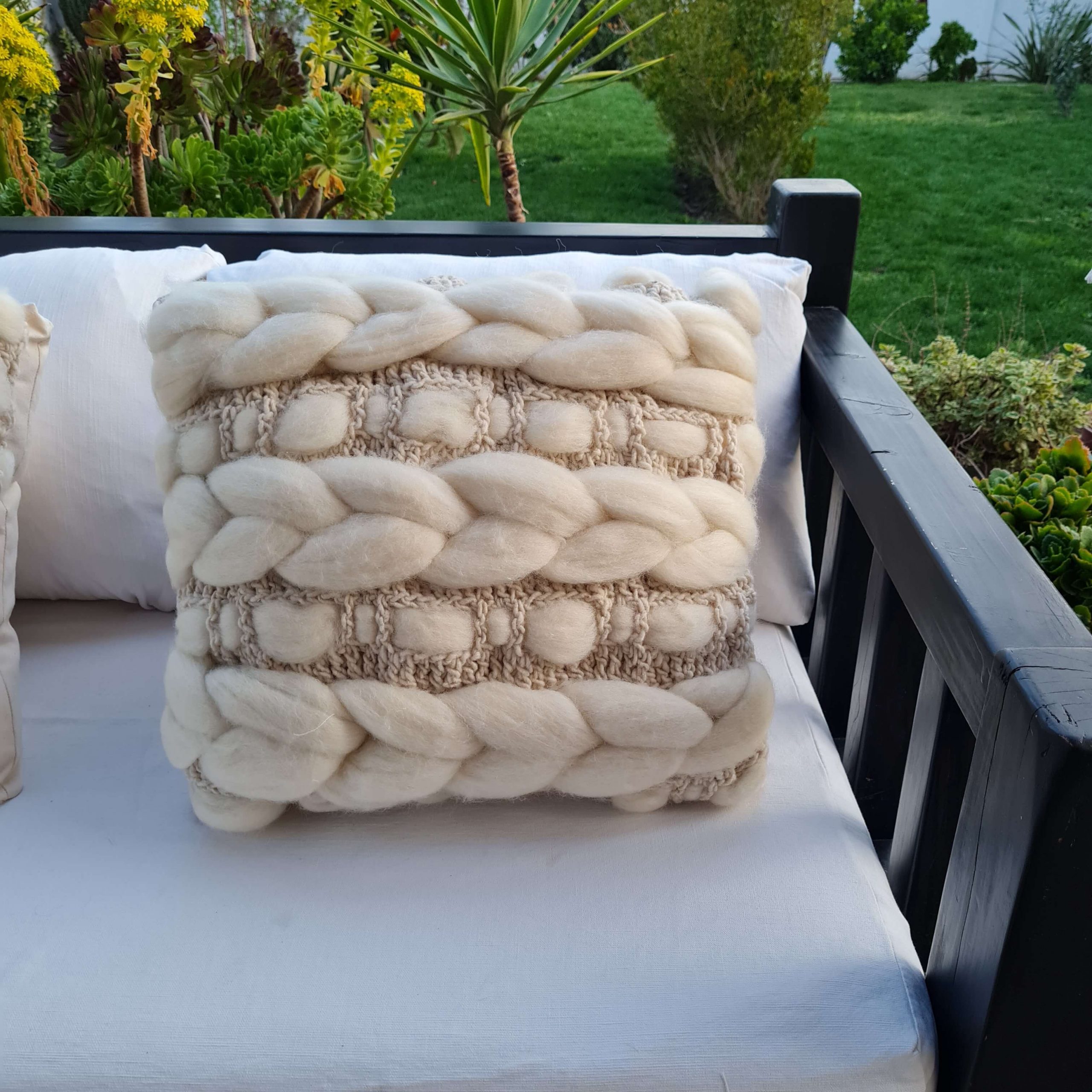 Cojín Crochet Lana Corriedale y Vellon
