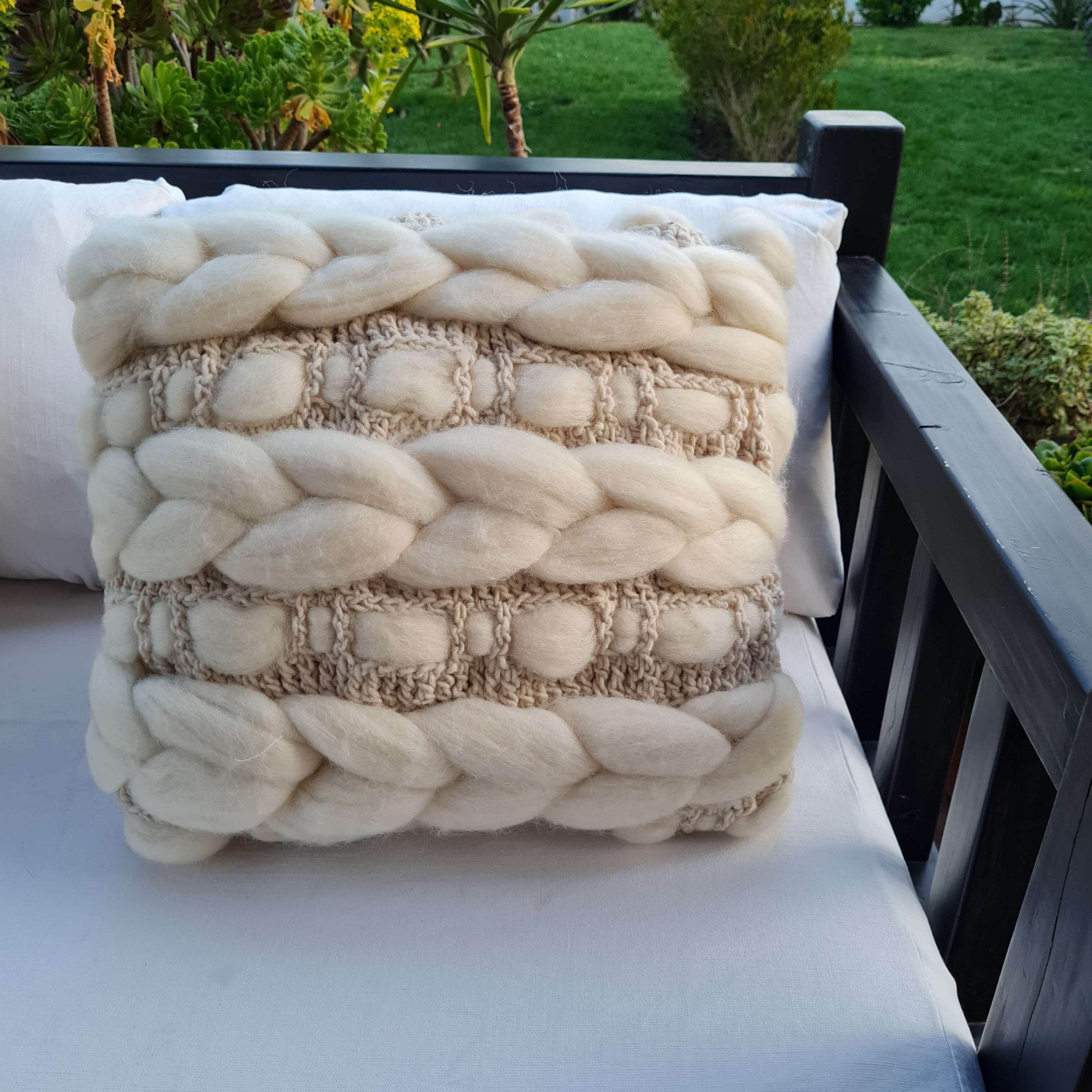 Cojín Crochet Lana Corriedale y Vellon